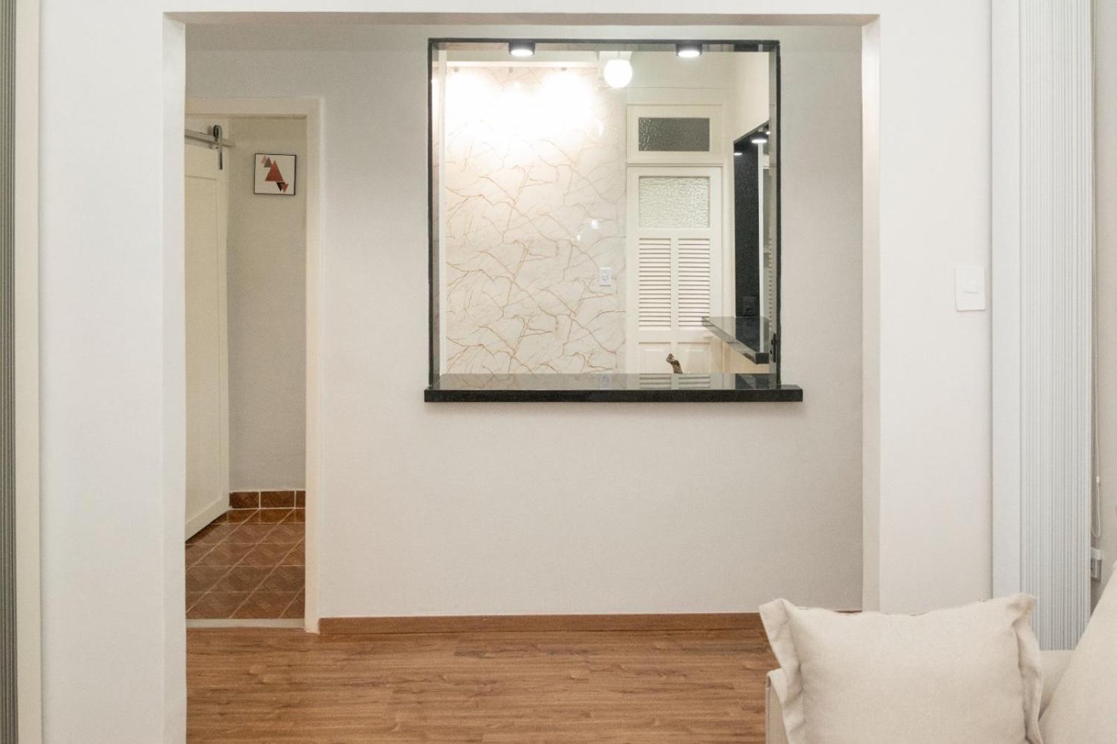 Apto Copacabana Na Quadra Da Apartamento *